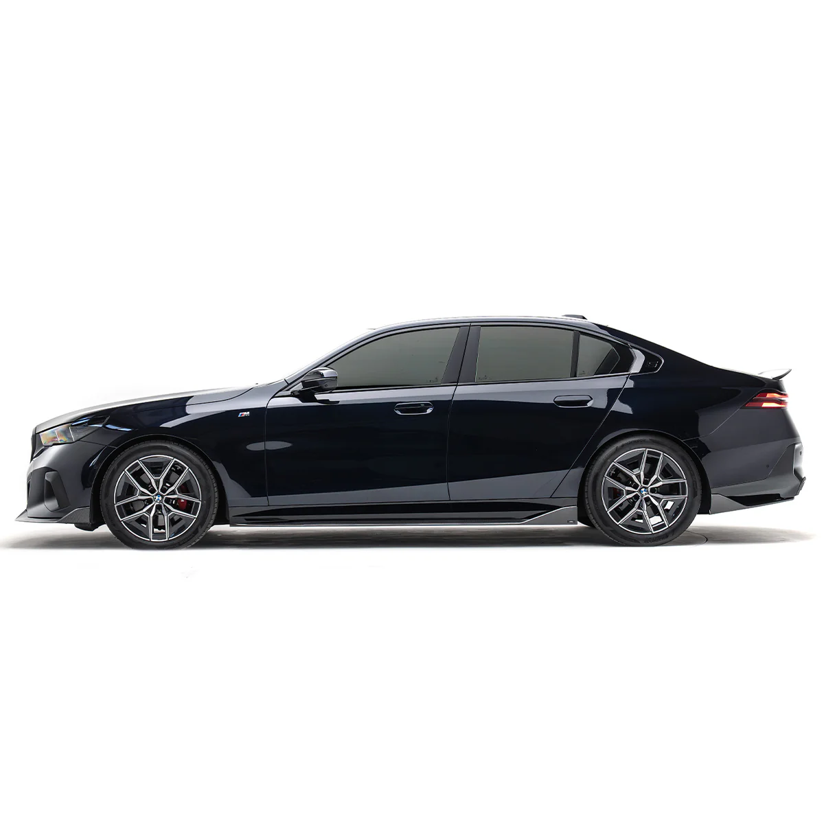 BMW G60 5-SERIES CARBON FIBER REAR WINGLETS - Image 4