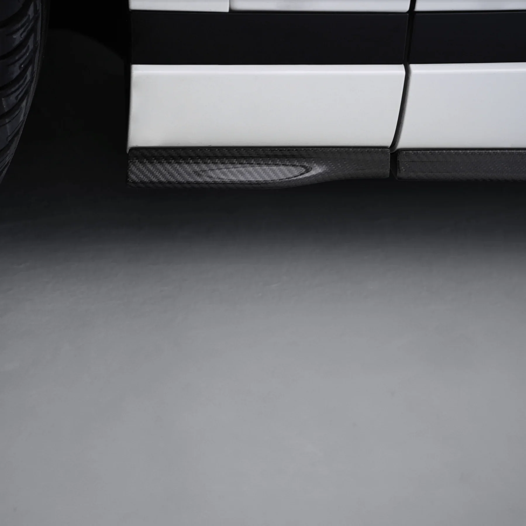 GENESIS GV70 CARBON FIBER SIDE SKIRTS - Image 6