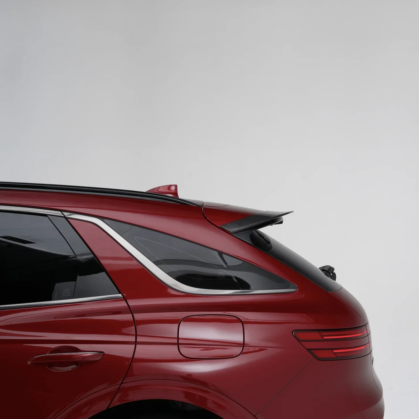 GENESIS GV70 CARBON FIBER SPOILER - Image 3