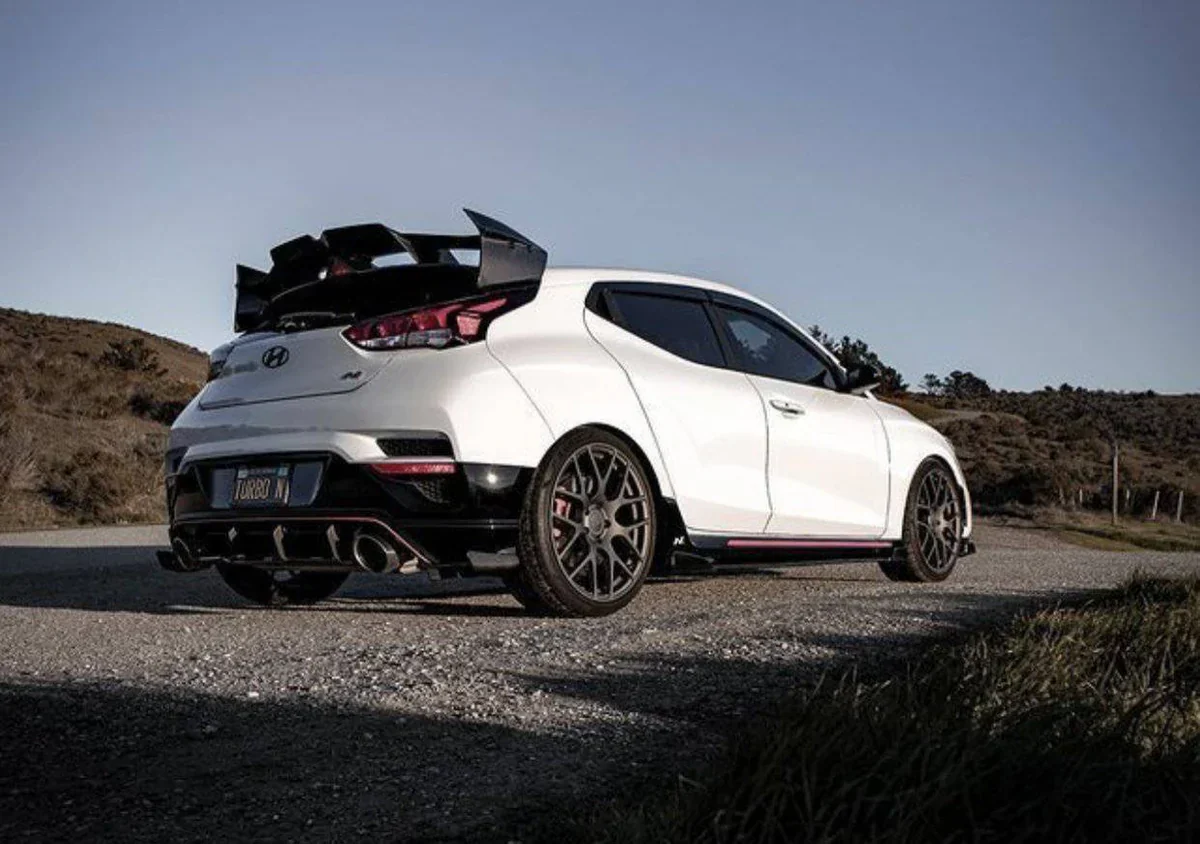HYUNDAI VELOSTER N CARBON FIBER SPOILER V2 - Image 3