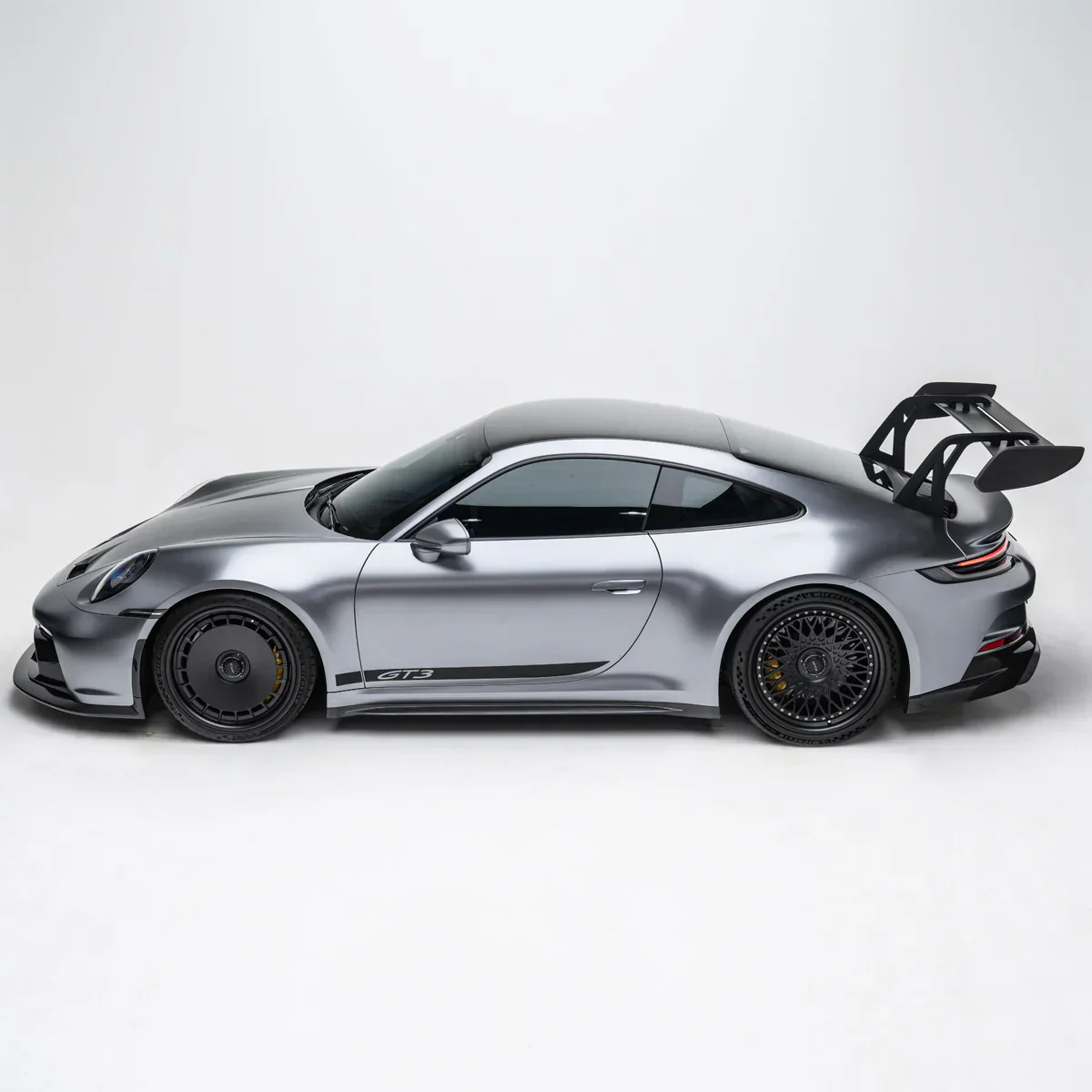 PORSCHE 992.1 GT3 PREPREG SIDE SKIRTS - Image 3