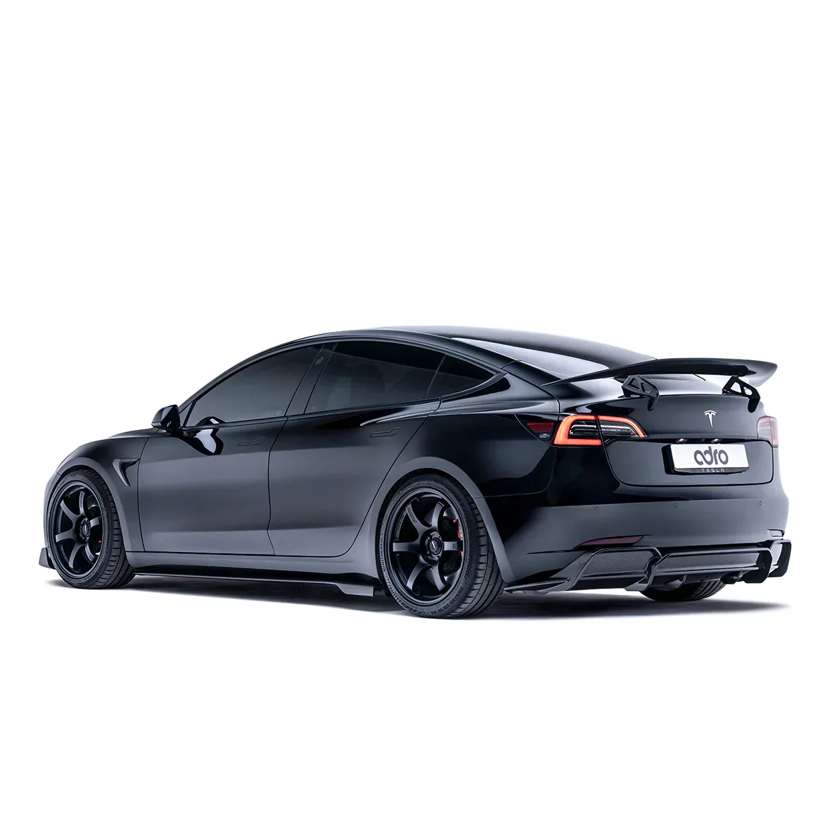 TESLA MODEL 3 CARBON FIBER SIDE SKIRTS V2 - Image 4