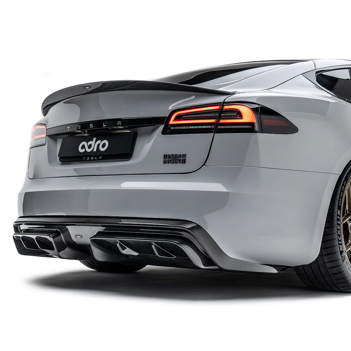 TESLA MODEL S PREPREG REAR DIFFUSER - Image 3