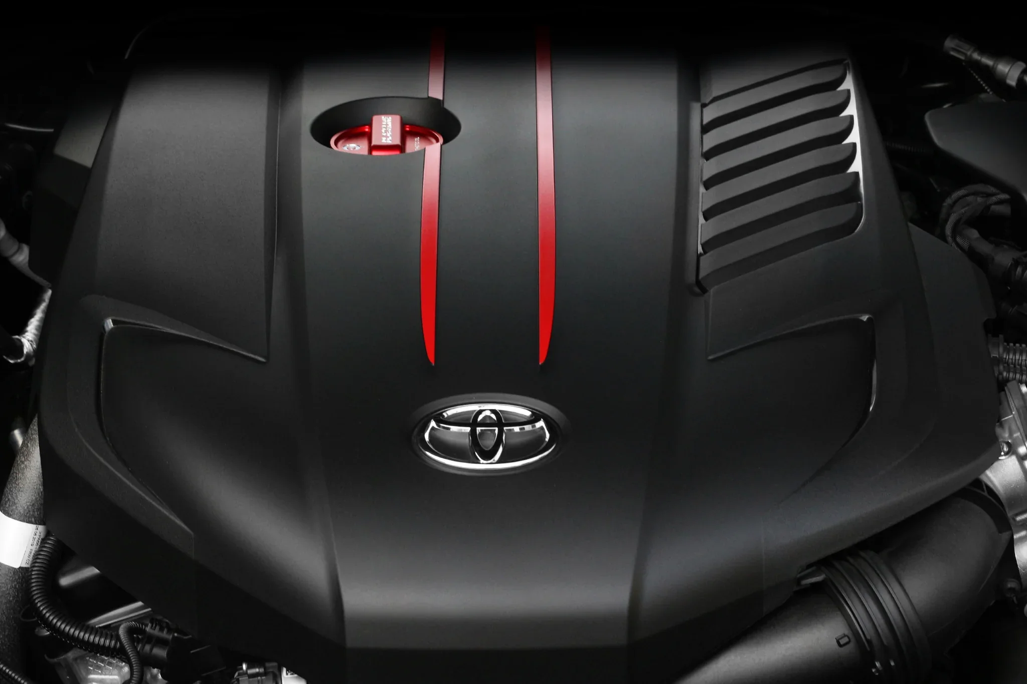 TOYOTA GR SUPRA 2020+ (A90) BLACKLINE PERFORMANCE OIL CAP COVER - Image 2
